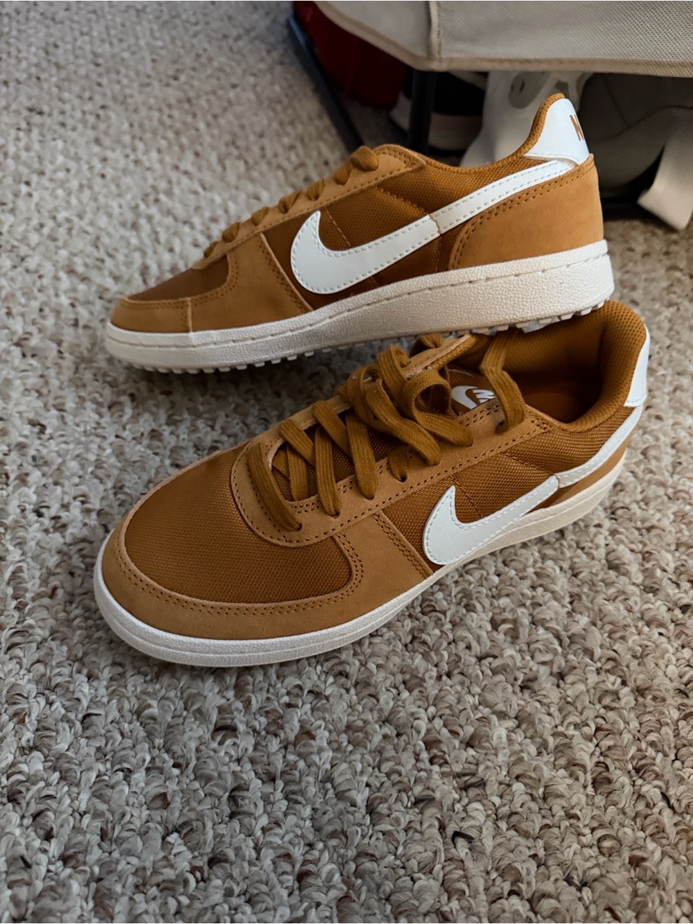 Brand New Nike Low-Top Sneakers - Brown/White Unisex Size 5.5 Youth